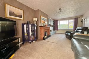 21' Lounge- click for photo gallery